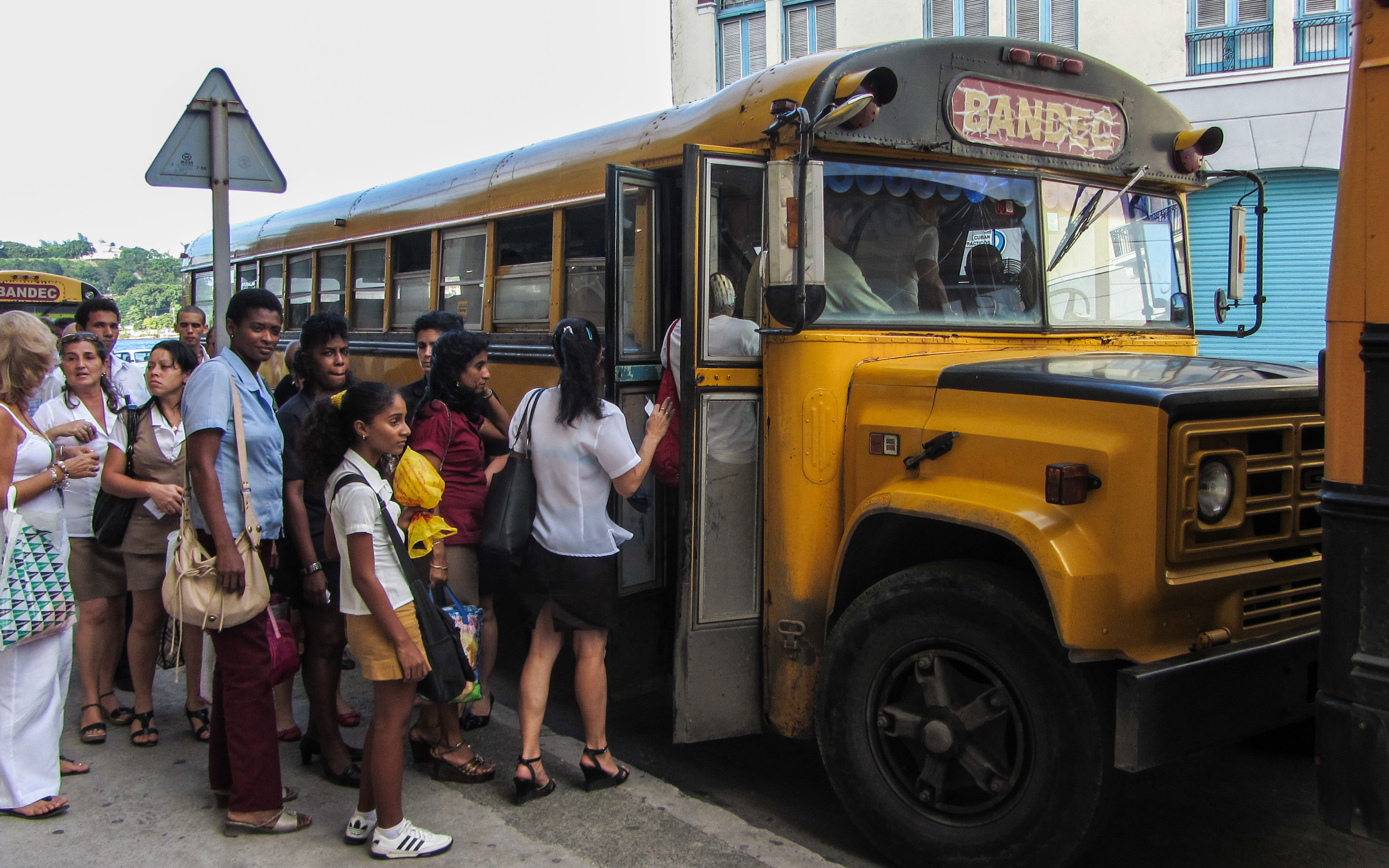 bus-kuba